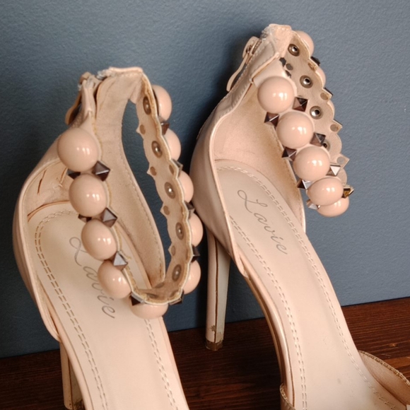 Heels - Picture 3 of 16